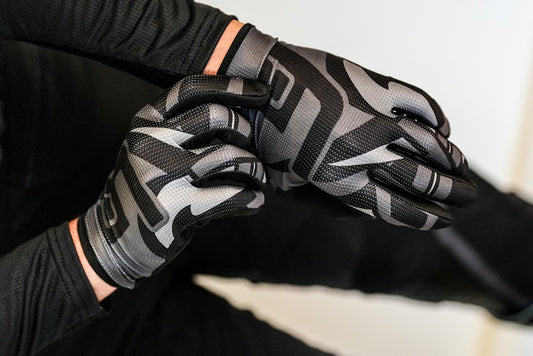 26 FFO Jet Black Gloves